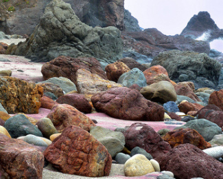 Colorful rocks at Andrew Molera SB (CC) Colette Simonds