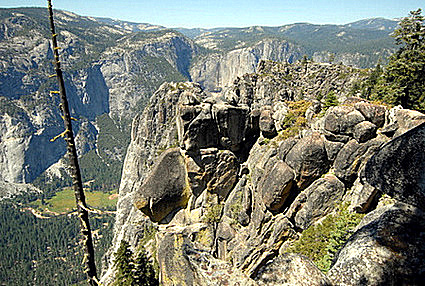 Rock Fissures at Taft Point; © Kristopher Corey