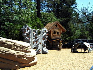 Lake Shasta Caverns Play Area